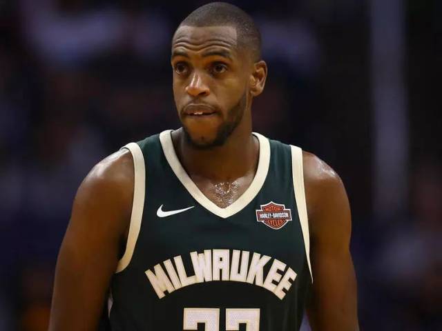 罗马诺：曼联并未与阿德耶米经纪人接触，也没与多特谈判