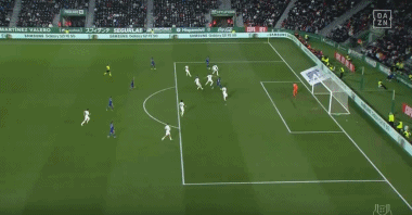 西媒：巴萨对阿拉维斯门票系统崩溃，球迷高喊反拉波尔塔口号